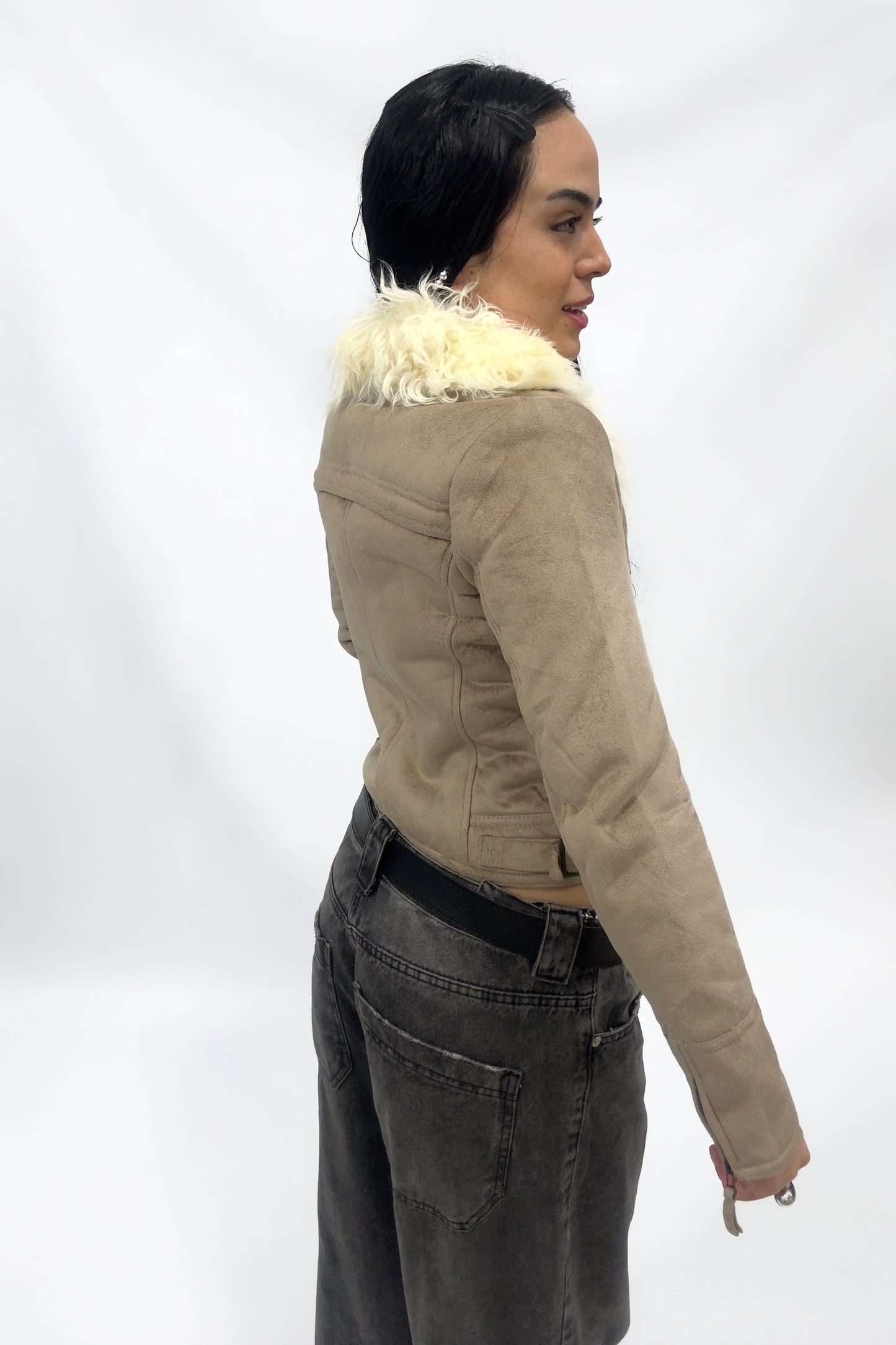 Gamulan Corto con Piel