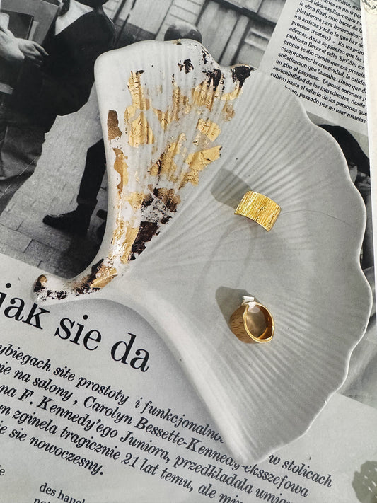 Anillo “Golden Texture” – Fuerza y elegancia en una sola pieza